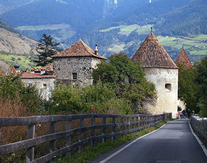 Den historiske by Glurns Bus til Tyrol